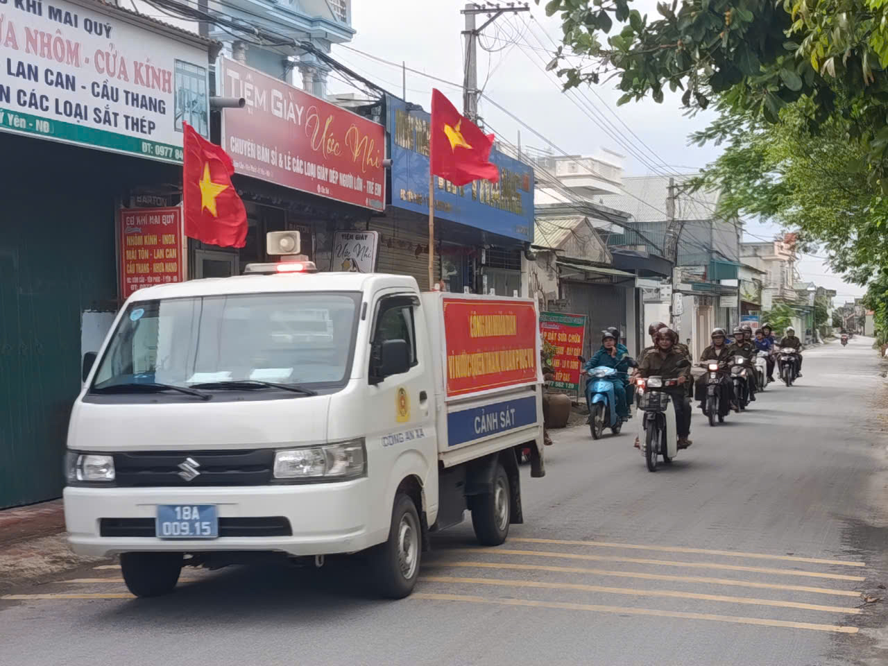Công an xã Yên Cường ra quân mở đợt cao điểm tấn công, trấn áp tội phạm, bảo đảm an ninh trật tự trên địa bàn xã